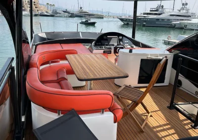 Aicon 64 à la location Jacob Yachting en Méditerranée, Côte d'Azur, Saint-Tropez