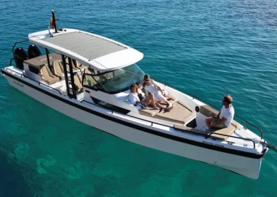 Axopar 37 Brabus à la location Jacob Yachting en Méditerranée, Côte d'Azur, Saint-Tropez