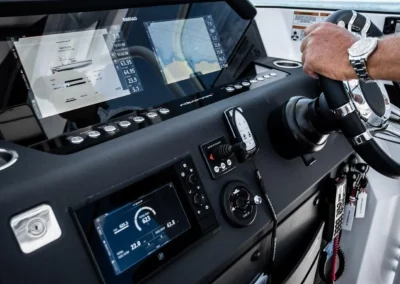 Axopar 37 Brabus à la location Jacob Yachting en Méditerranée, Côte d'Azur, Saint-Tropez