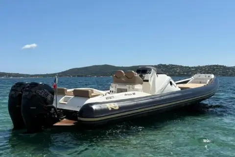 Nuova Jolly Prince 38 CC à la location Jacob Yachting en Méditerranée, Côte d'Azur, Saint-Tropez Nuova Jolly Prince 38 CC à la location Jacob Yachting en Méditerranée, Côte d'Azur, Saint-Tropez