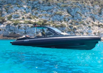 Sacs 47 Rebel à la location Jacob Yachting en Méditerranée, Côte d'Azur, Saint-Tropez