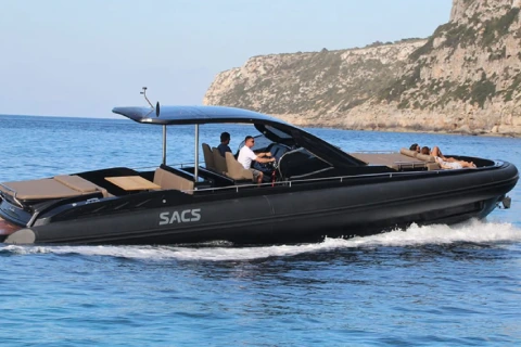 Sacs 47 Rebel à la location Jacob Yachting en Méditerranée, Côte d'Azur, Saint-Tropez Sacs 47 Rebel à la location Jacob Yachting en Méditerranée, Côte d'Azur, Saint-Tropez