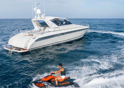 Léopard 23 hard top à la location Jacob Yachting en Méditerranée, Côte d'Azur, Saint-Tropez