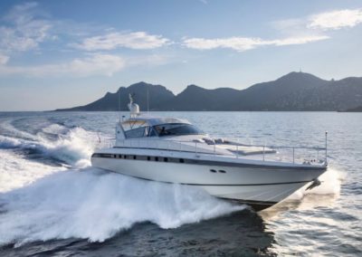Léopard 23 hard top à la location Jacob Yachting en Méditerranée, Côte d'Azur, Saint-Tropez