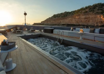Logica Yacht 45 à la location Jacob Yachting en Méditerranée, Côte d'Azur, Saint-Tropez