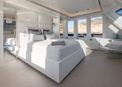 Logica Yacht 45 à la location Jacob Yachting en Méditerranée, Côte d'Azur, Saint-Tropez