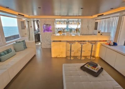 Logica Yacht 45 à la location Jacob Yachting en Méditerranée, Côte d'Azur, Saint-Tropez